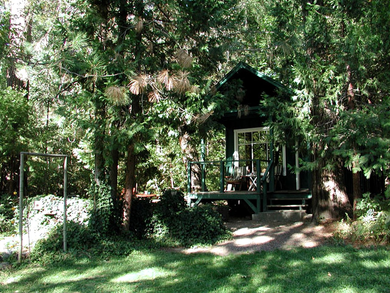 Cabins (Trinity Center, California, United States)