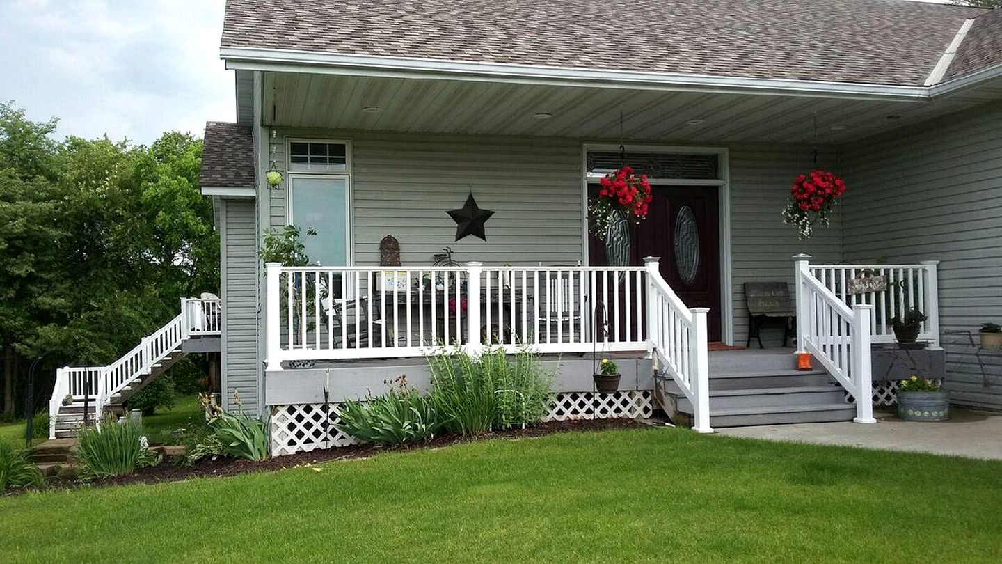 Private Vacation Room Rental for Hiking Getaway to the Sakatah State Trail, Minnesota | Nature Lodges (Morristown, Minnesota, United States of America