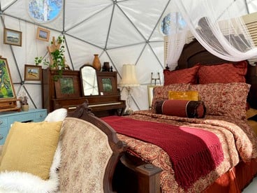 Domes (Eatonton, Georgia, United States of America)