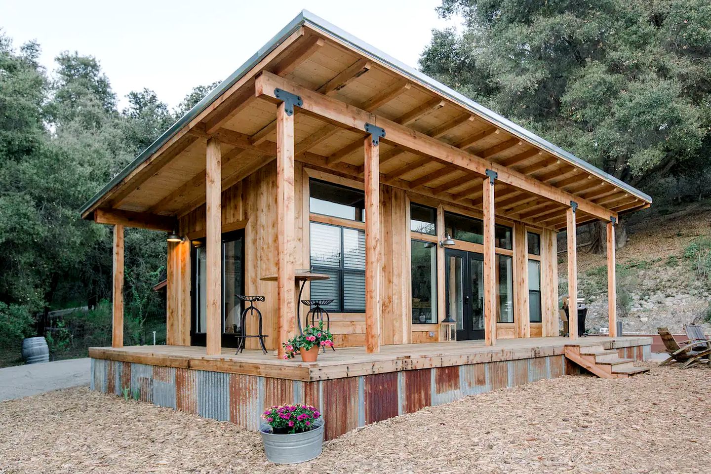 Paso Robles cabin for vineyard glamping in California