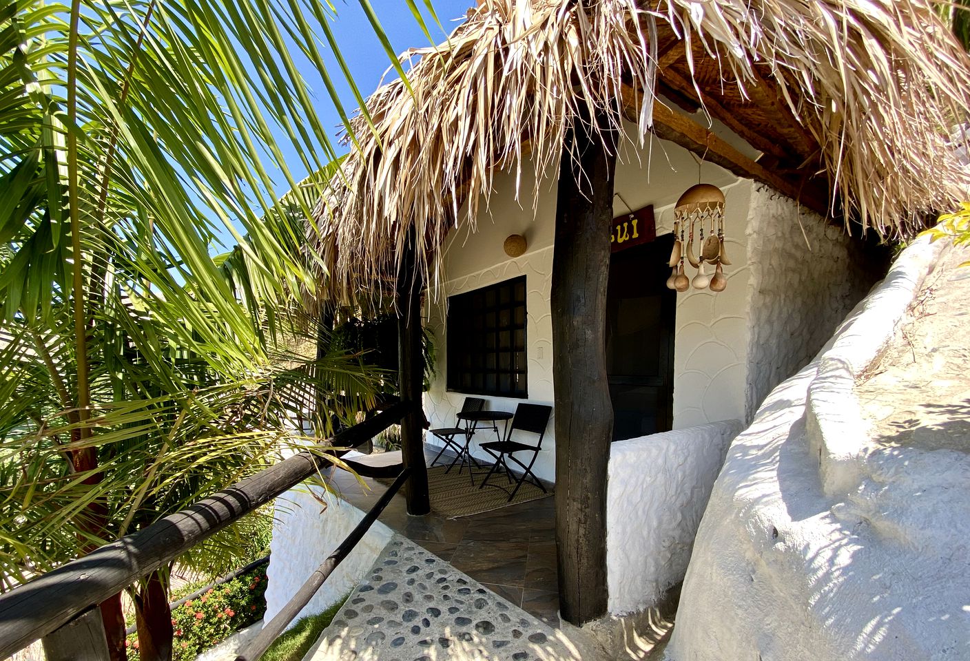 Glamping hut rental for a couple's vacation in Colombia