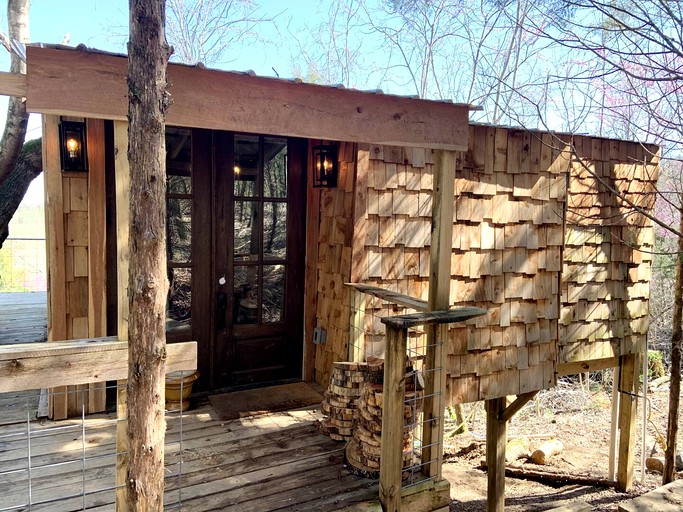Cabin rental for a weekend getaway in Tennessee