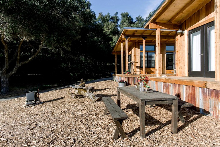 Cabins (Paso Robles, California, United States of America)