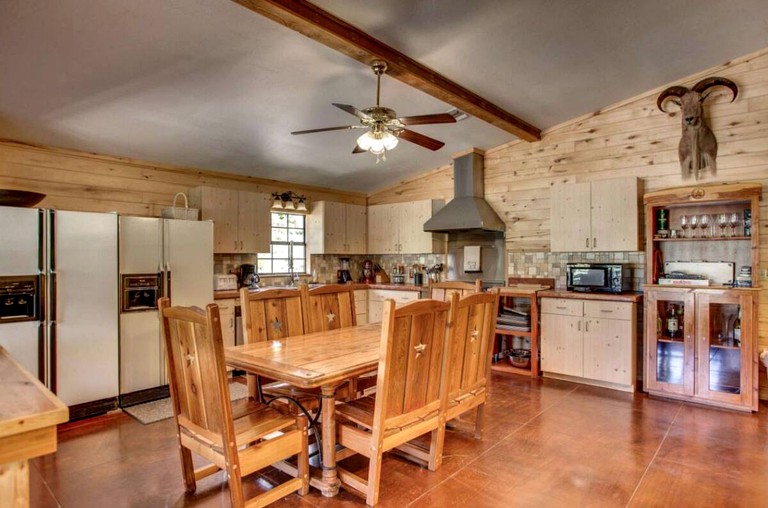 Cabins (Bandera, Texas, United States of America)