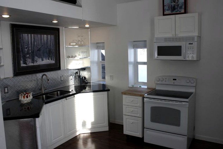 Cottages (Prince George, British Columbia, Canada)