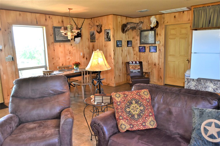 Cabins (Mason, Texas, United States)