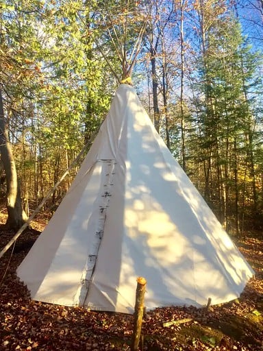 Tipis (Saint-Calixte, Quebec, Canada)
