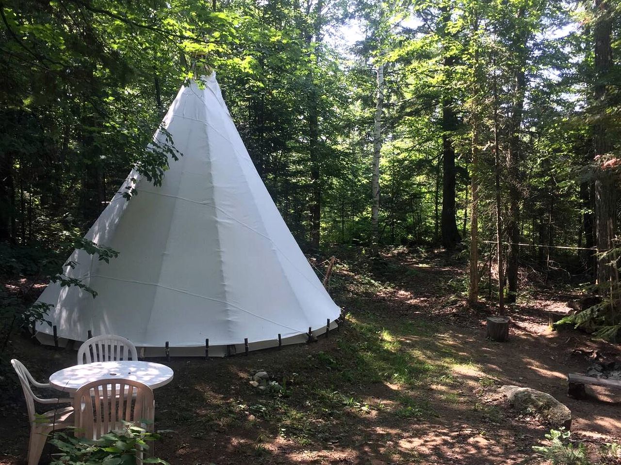 Off-grid tipi rental for a weekend getaway in Quebec