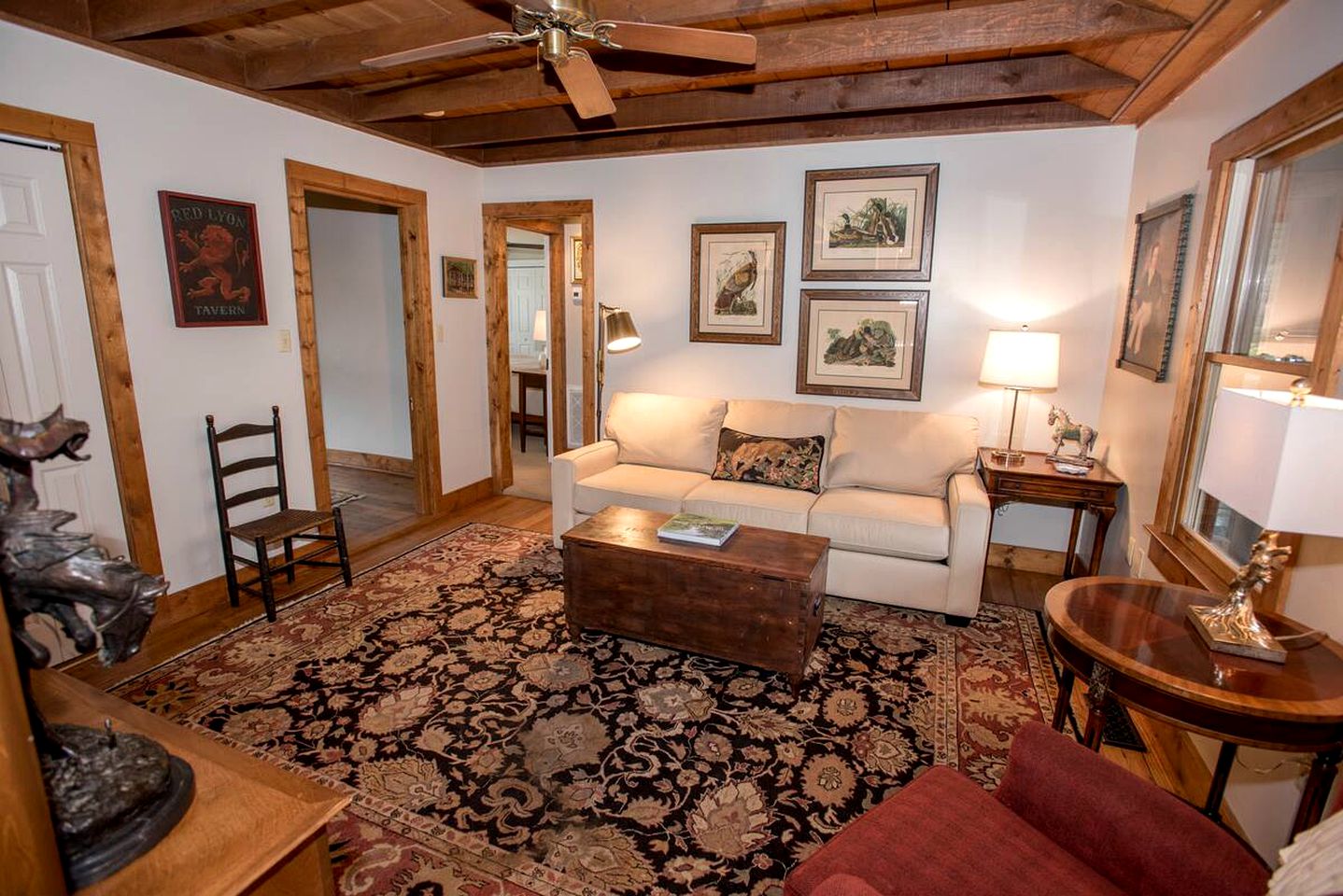 This gorgeous Virginia cottage rental offers guests an unforgettable vacation.