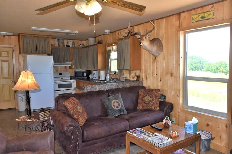Cabins (Mason, Texas, United States)