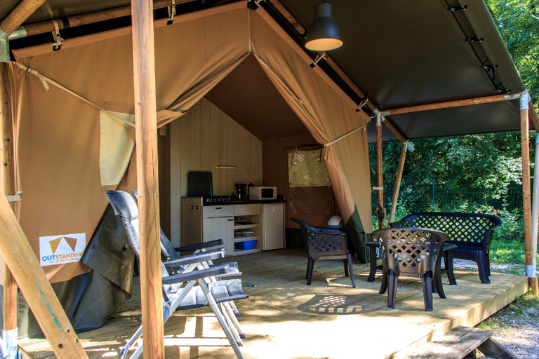 Charming Family-Friendly Tent Rental in Caylus, France | Tented Cabins (Caylus, Occitanie, France)