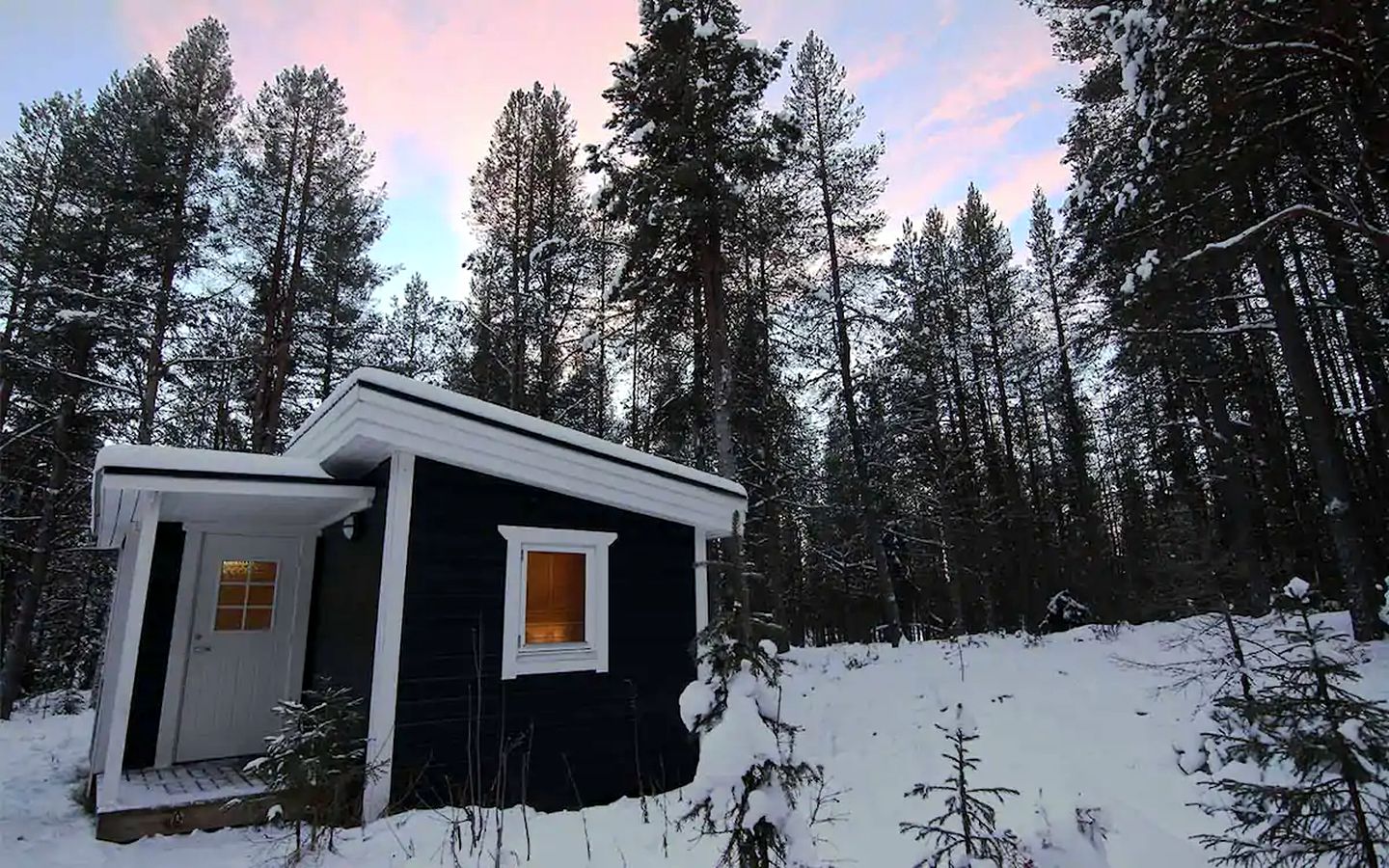 Lapland cabin for glamping in Sweden