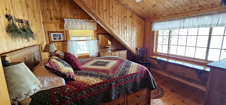 Log Cabins (United States of America, Rockwood, Maine)