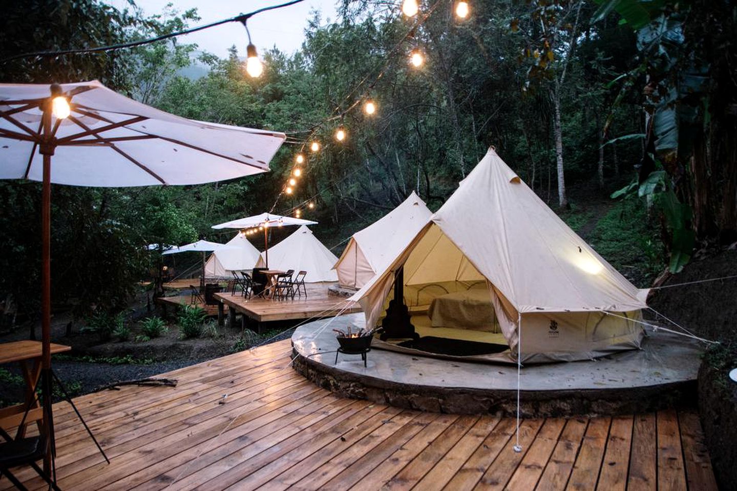 Tents (San Agustín Lanquín, Alta Verapaz, Guatemala)