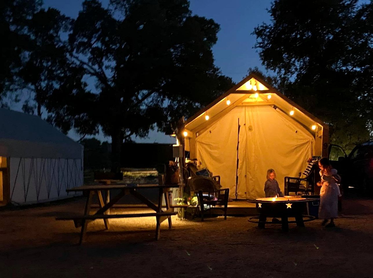 Amazing Riverside Glamping Adventure: Fully-Equipped Safari Tent on the San Marcos River near Kingsbury, Texas