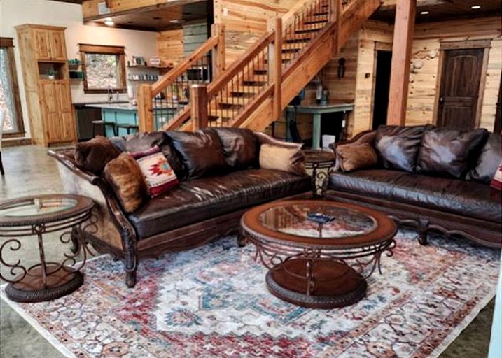 Ouachita Mountains Glamping Getaway: Cozy Pet-Friendly Cabin in Hochatown, Oklahoma, near Broken Bow Lake | Cabins (Hochatown, Oklahoma, United States