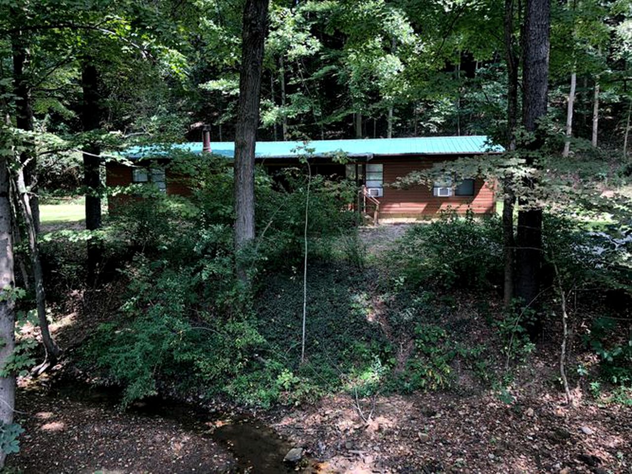 Cabins (Nelsonville, Ohio, United States)