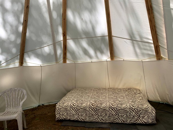 Tipis (Saint-Calixte, Quebec, Canada)