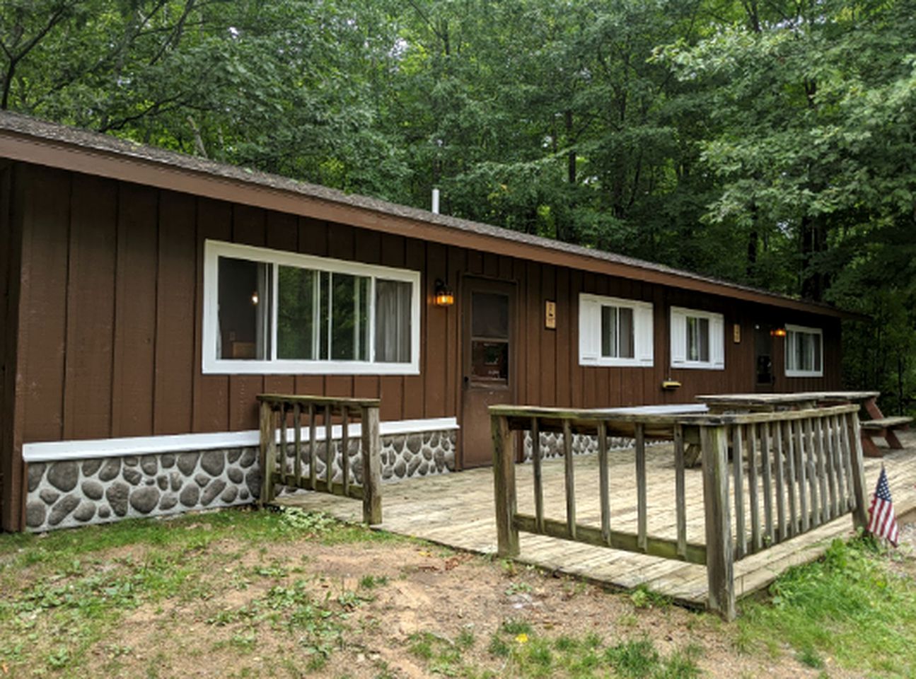 Cabins (Phelps, Wisconsin, United States of America)