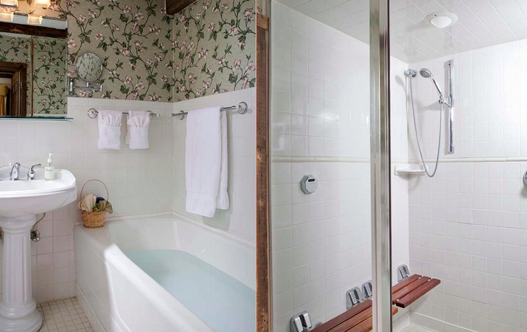 Cozy Vacation Rental in Countryside Bed and Breakfast in Warren, Vermont | Vacation Rentals (Warren, Vermont, United States of America)