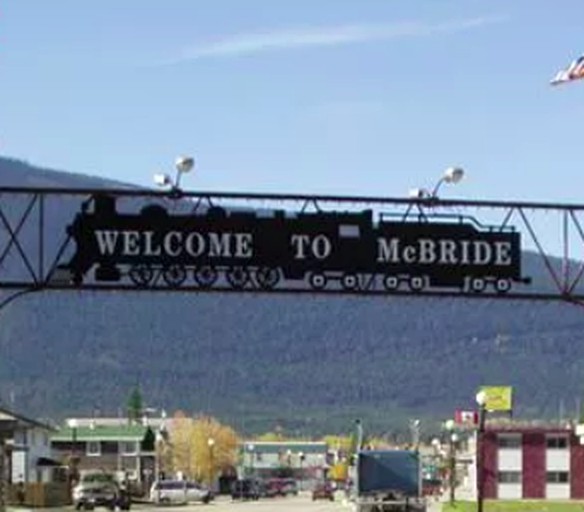 Scenic Cabin Perfect for Romantic Escapes in McBride, British Columbia | Cabins (McBride, British Columbia, Canada)