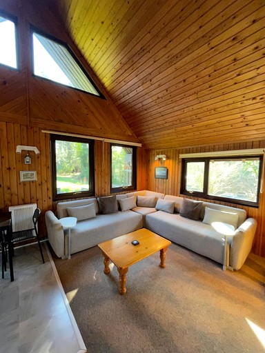 Cabins (United Kingdom, Helstone, England)