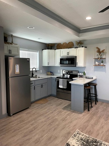 Romantic Retreat in Missouri for Couples' Glamping Getaways | Cottages (Trenton, Missouri, United States of America)