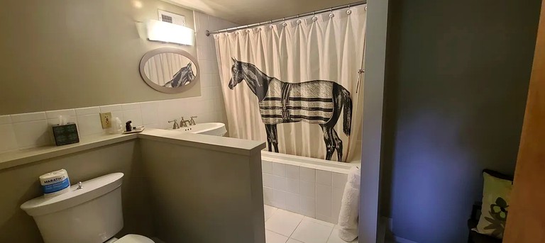 Charming Suite at Horse Farm for Unique Getaway near Deception Pass State Park, Washington | Cabins (Oak Harbor, Washington, United States of America)