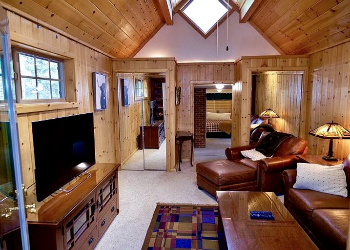 Cabins (Idyllwild, California, United States of America)