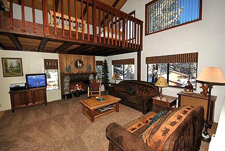 Cabins (South Lake Tahoe, California, United States)