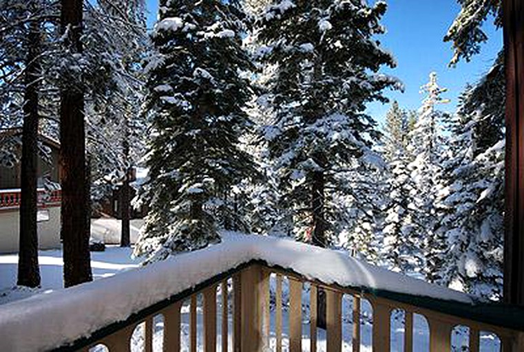 Cabins (South Lake Tahoe, California, United States)