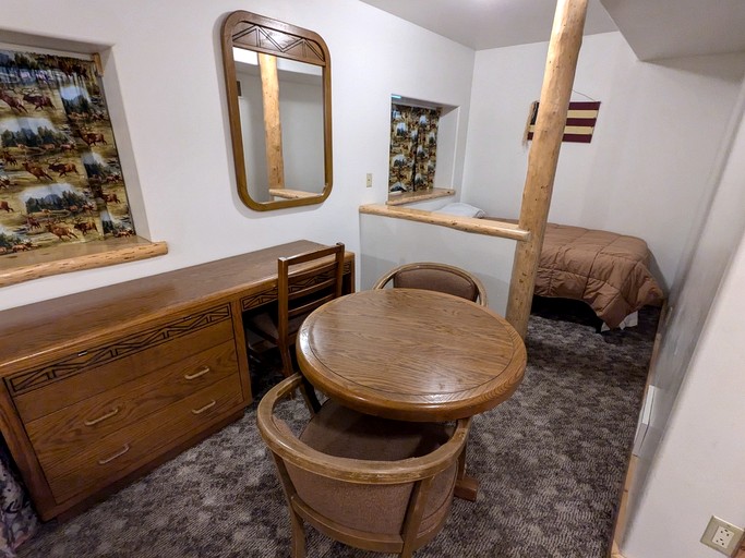 Cozy Vacation Rental Close to Henry's Lake in Fremont County, Idaho | Nature Lodges (Island Park, Idaho, United States of America)