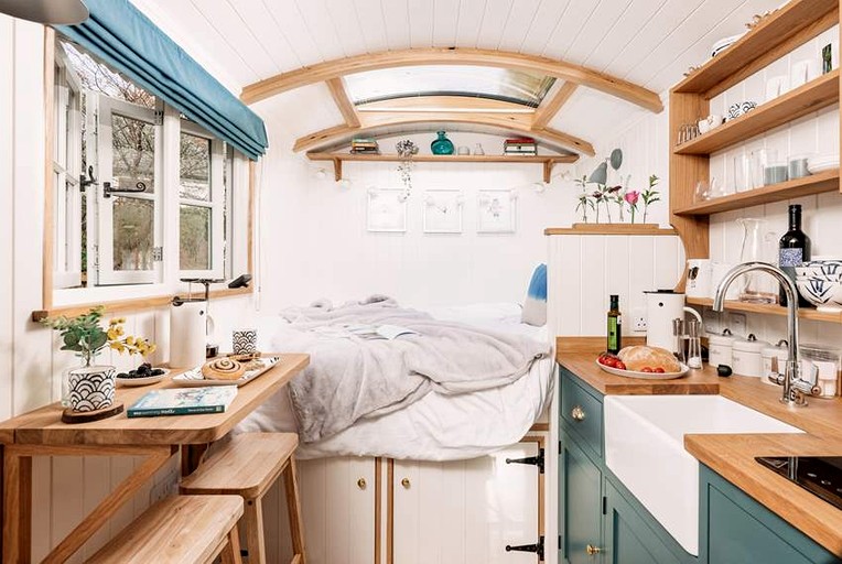 The Holcombe Hut | Huts (Exeter, Devon, United Kingdom)
