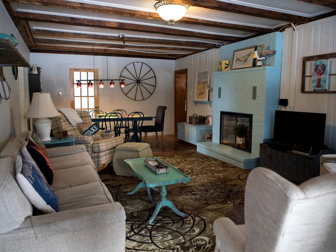 Best Sebago Lake rentals: luxury cottage for rent