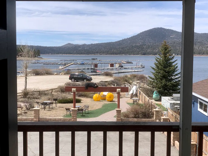 Cabin rental for Big Bear glamping