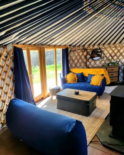 Yurts (Innisfil, Ontario, Canada)