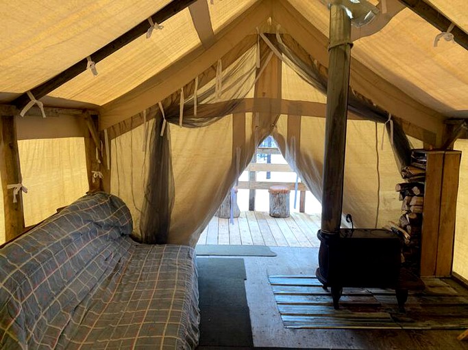 Tents (Saint-Calixte, Quebec, Canada)
