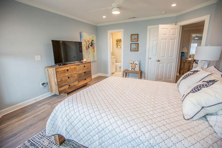 Spacious Oceanview Cottage Rental with a Private Pool Close to Secession, North Carolina | Vacation Rentals (Holden Beach, North Carolina, United Stat