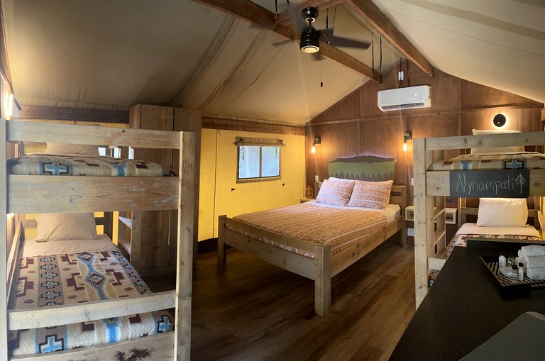Safari Tents (United States of America, Gatlinburg, Tennessee)