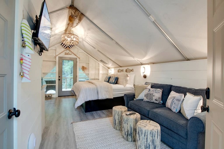 Tented Cabins (United States of America, Scottsboro, Alabama)