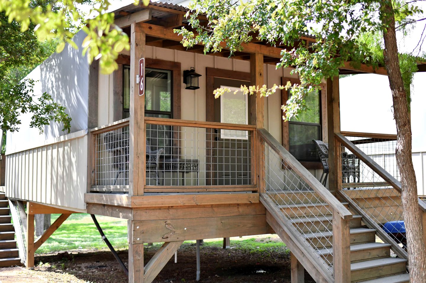 Luxurious Tented Cabin in Texas - Magical Nature Escape by the Geronimo Creek near Seguin
