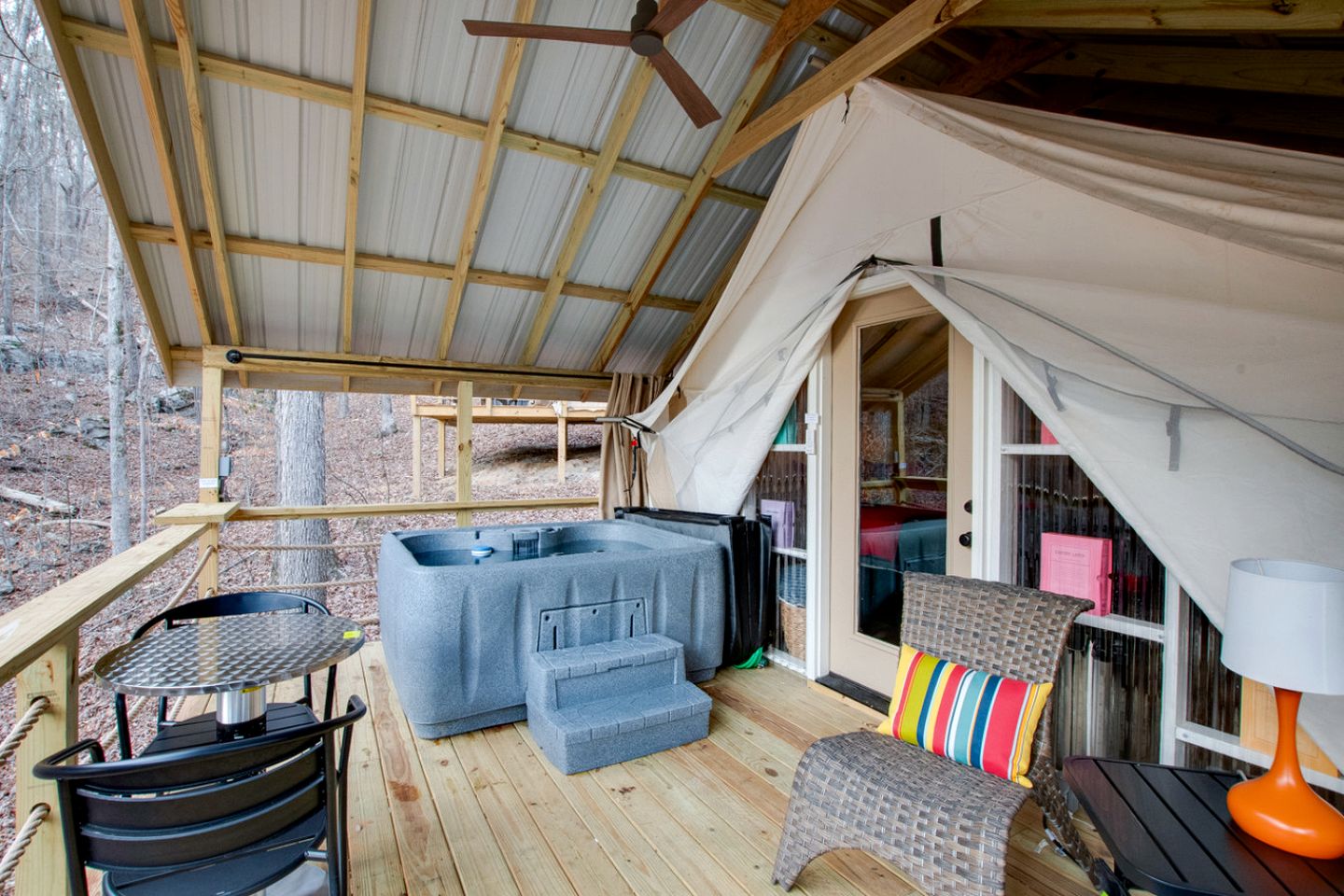 Lovely Glamping Tent with Amazing Equipped Indoor and Outdoor in Alabama