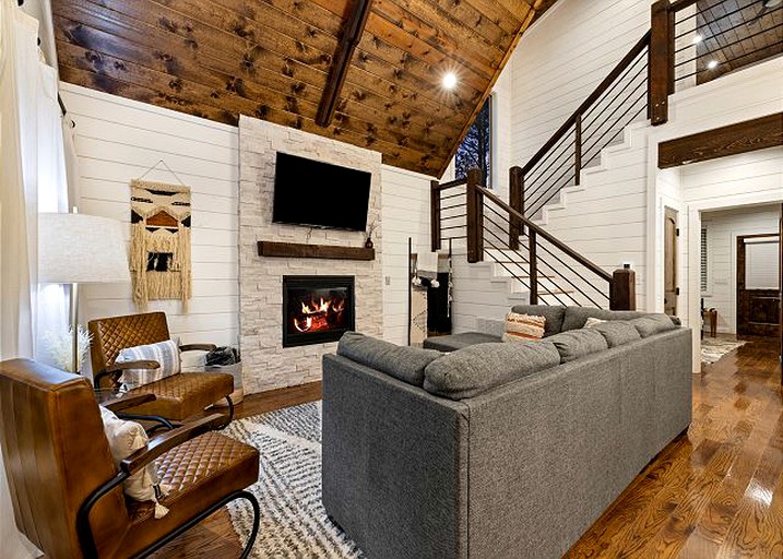 Charming Pet-Friendly Cabin Rental in Hochatown, Oklahoma - Incredible Destination for a Glamping Getaway near Broken Bow Lake | Cabins (Hochatown, Ok