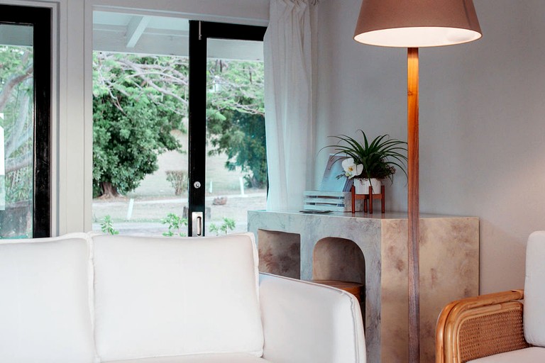 Seaside Luxury Cabin in Antigua – Beachfront Glamping Escape