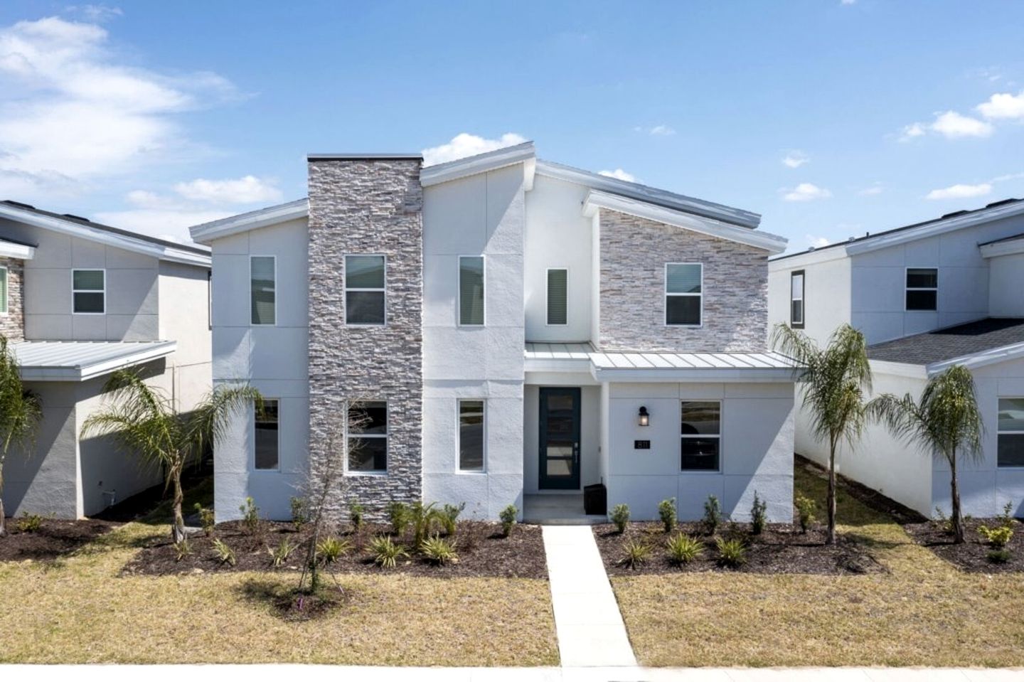 Fantastic Cottage with Swimming Pool and Hot-tub in Reunion, Florida