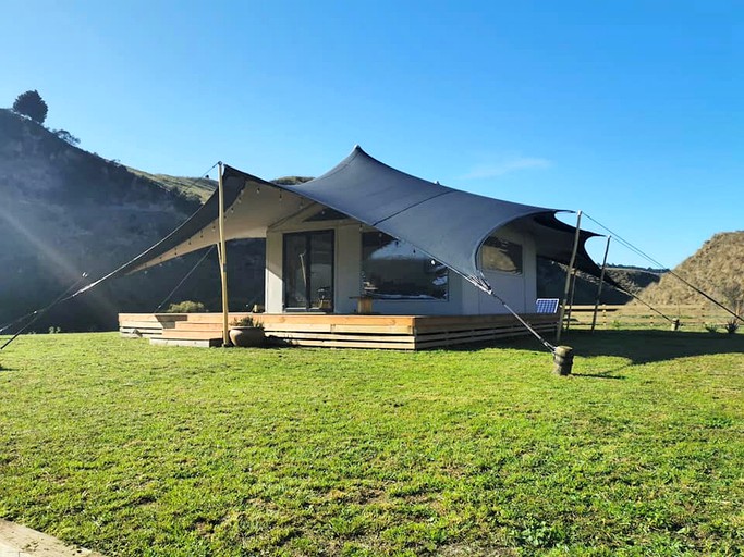 Safari Tents (Taumarunui, North Island, New Zealand)