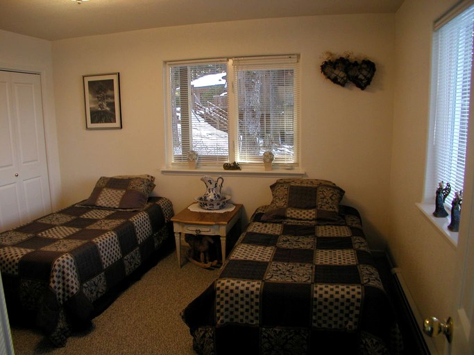 Cottages (Kodiak, Alaska, United States)
