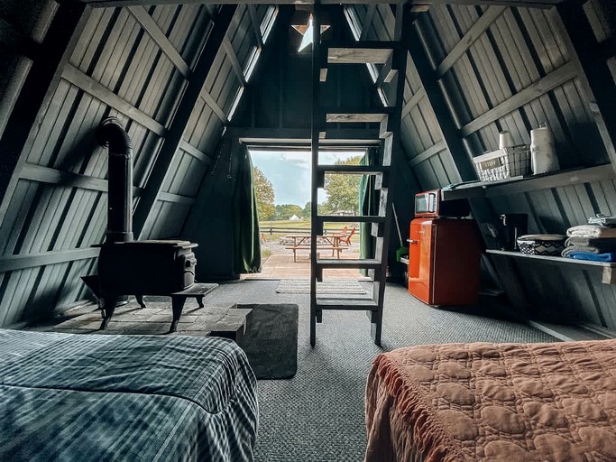 A-Frames (United States of America, Lebanon, Tennessee)