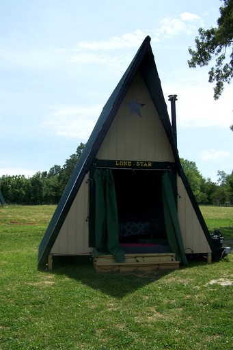 A-Frames (United States of America, Lebanon, Tennessee)