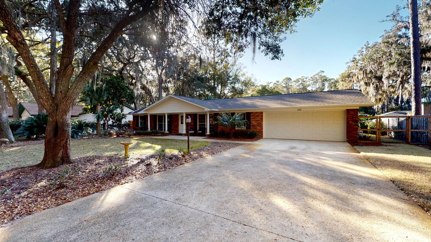 Modern Rental Ideal for Families with Private Pool in Georgia